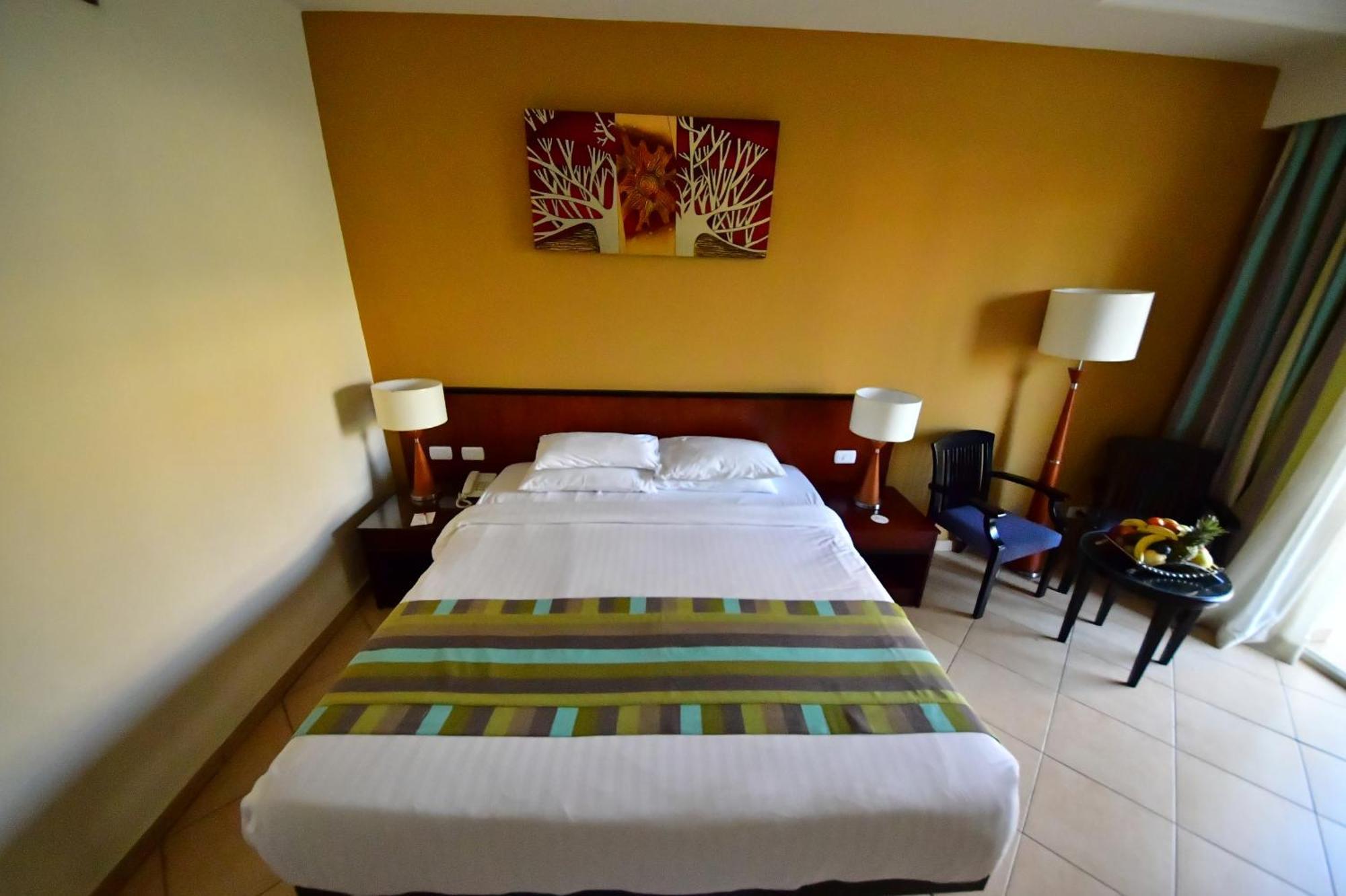 Xperience Kiroseiz Aquapark Premier-Naama Bay Hotel Шарм ел-Шейх Екстериор снимка A bedroom at the hotel