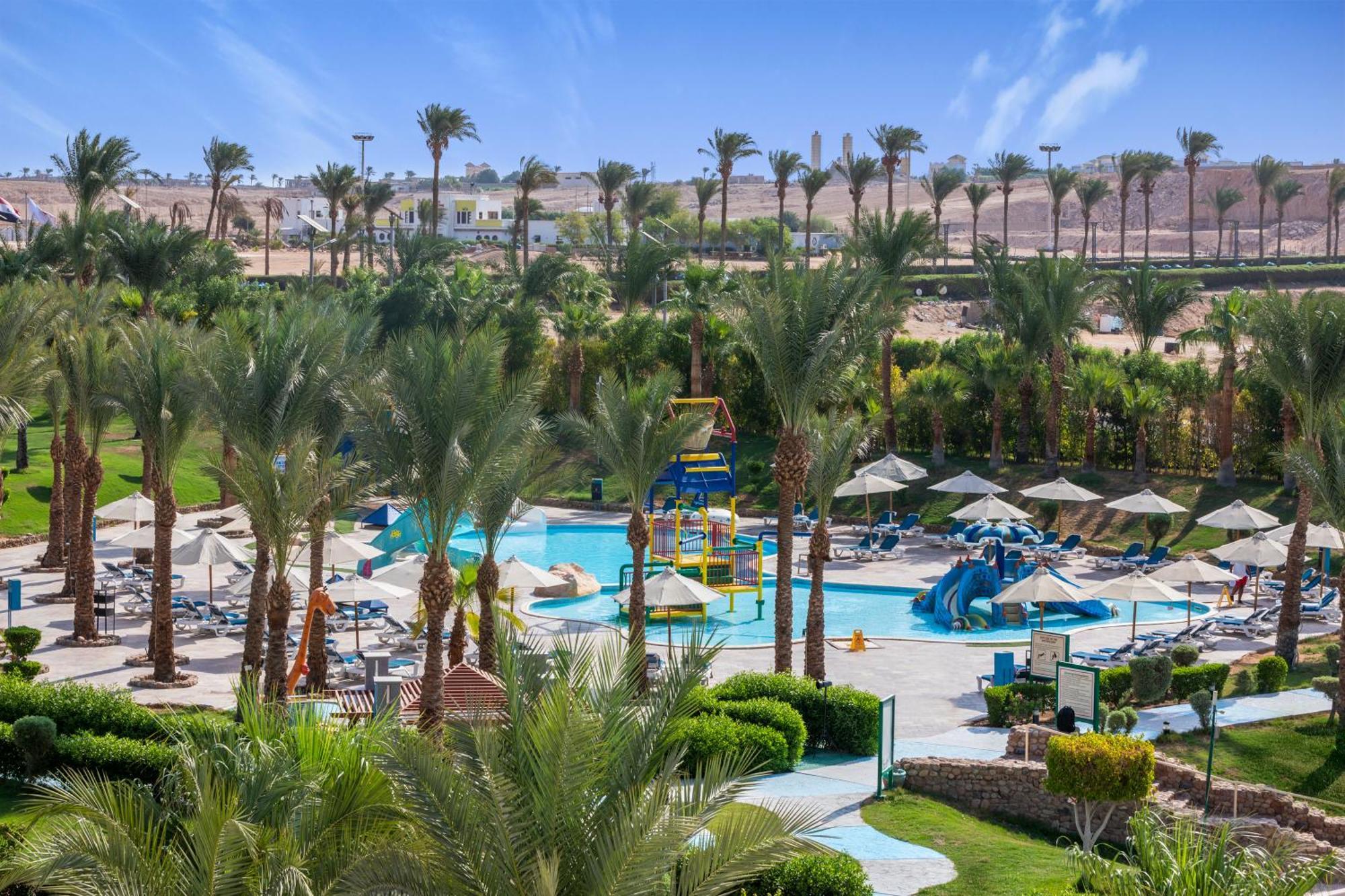 Xperience Kiroseiz Aquapark Premier-Naama Bay Hotel Шарм ел-Шейх Екстериор снимка Hilton Luxor Resort
