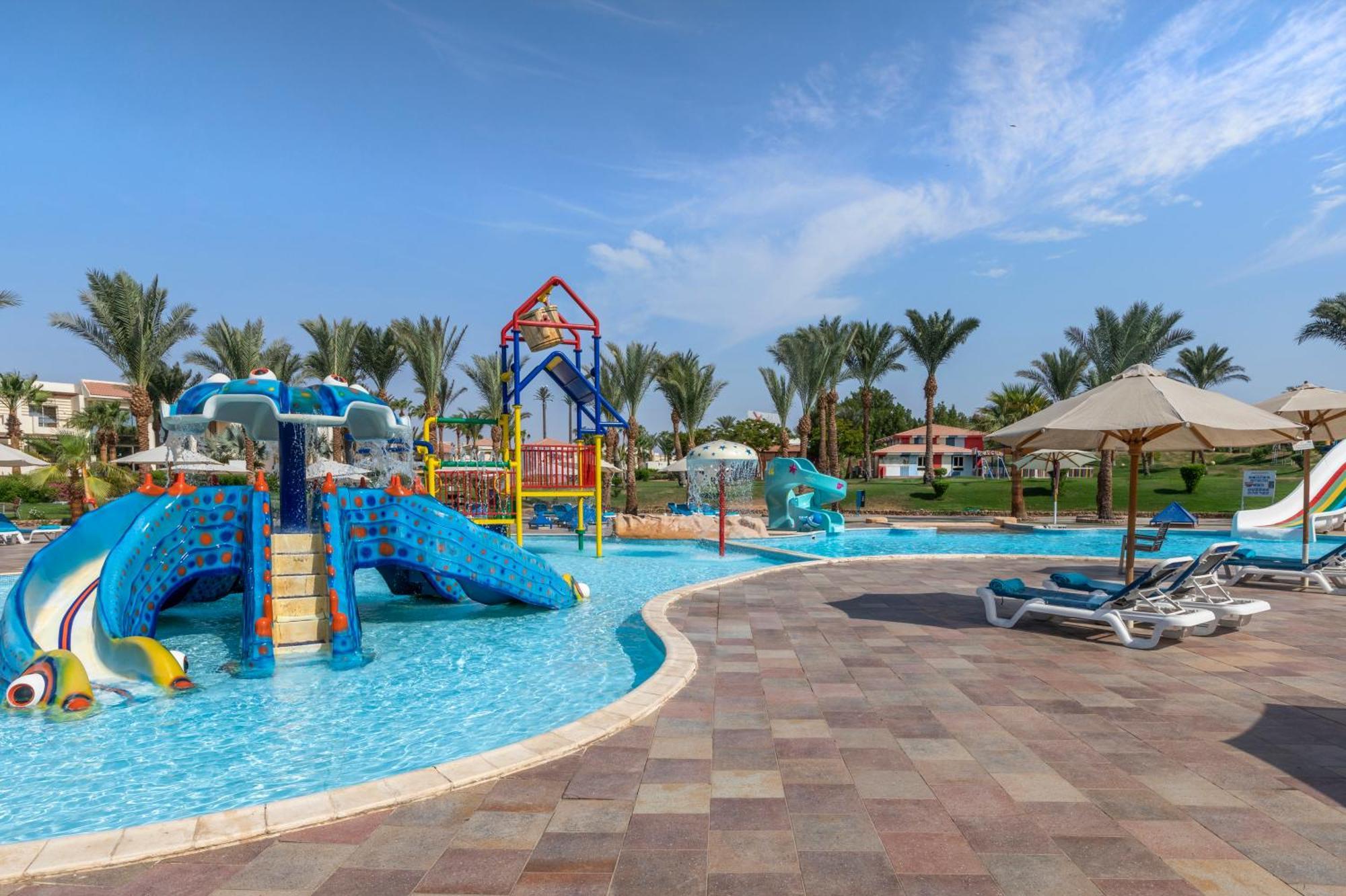 Xperience Kiroseiz Aquapark Premier-Naama Bay Hotel Шарм ел-Шейх Екстериор снимка Aqua Park at Hilton Sharm El Sheikh Resort
